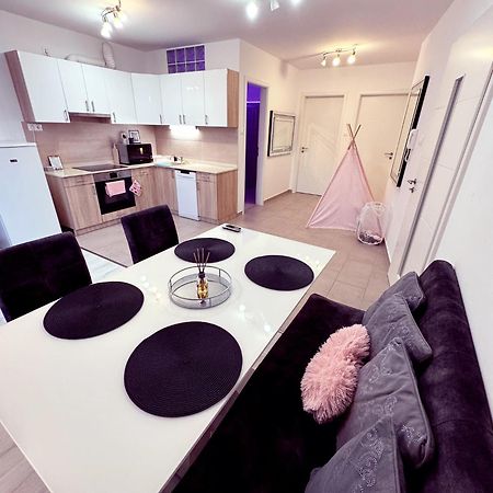 Exclusive Family Apartman Apartment Pecs Exterior photo