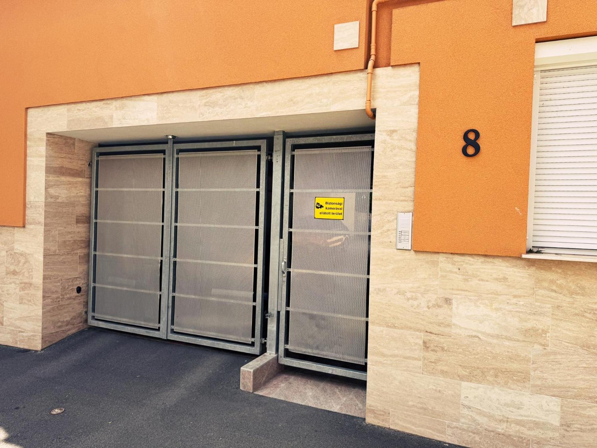 Exclusive Family Apartman Apartment Pecs Exterior photo