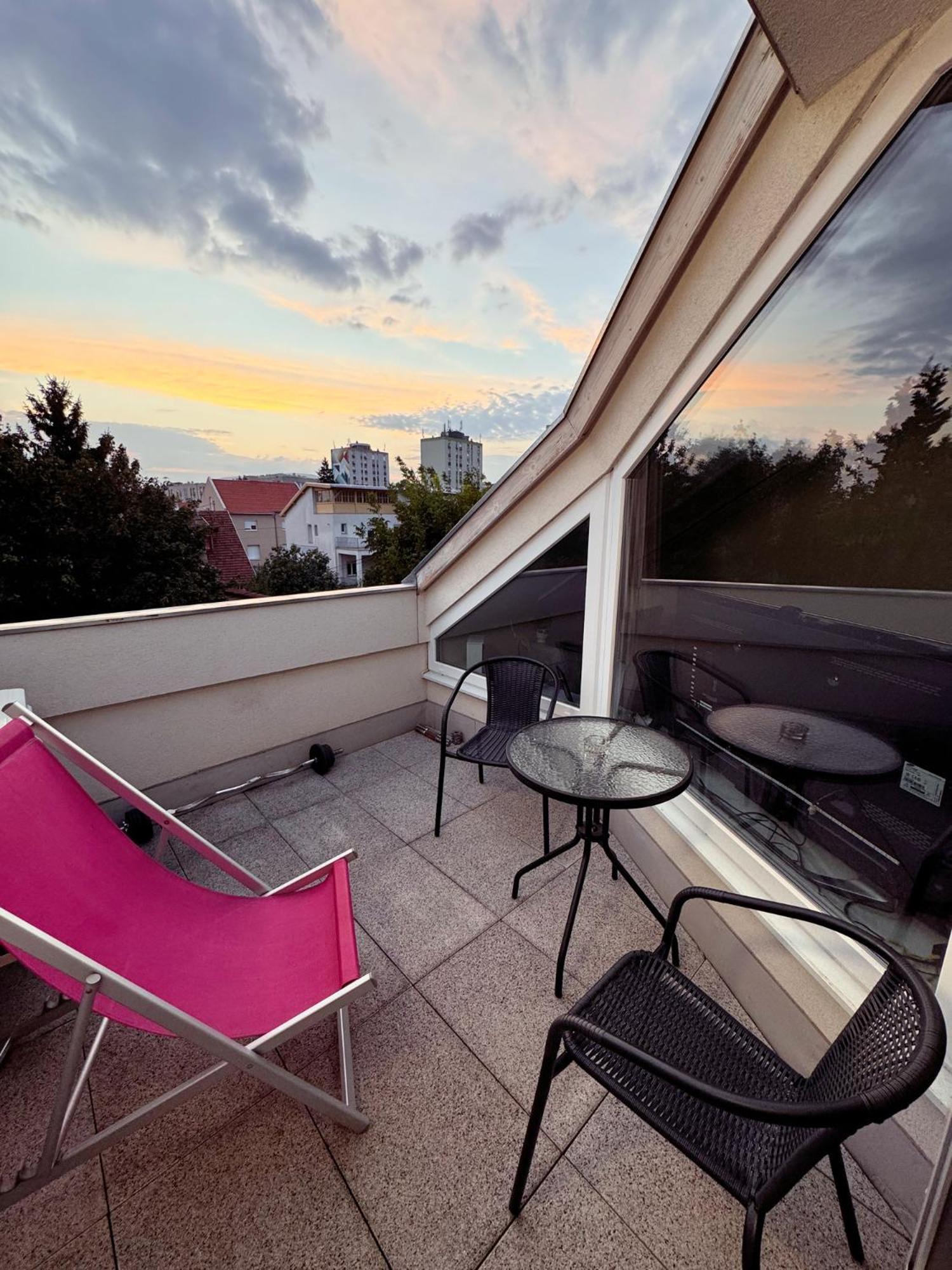 Exclusive Family Apartman Apartment Pecs Exterior photo