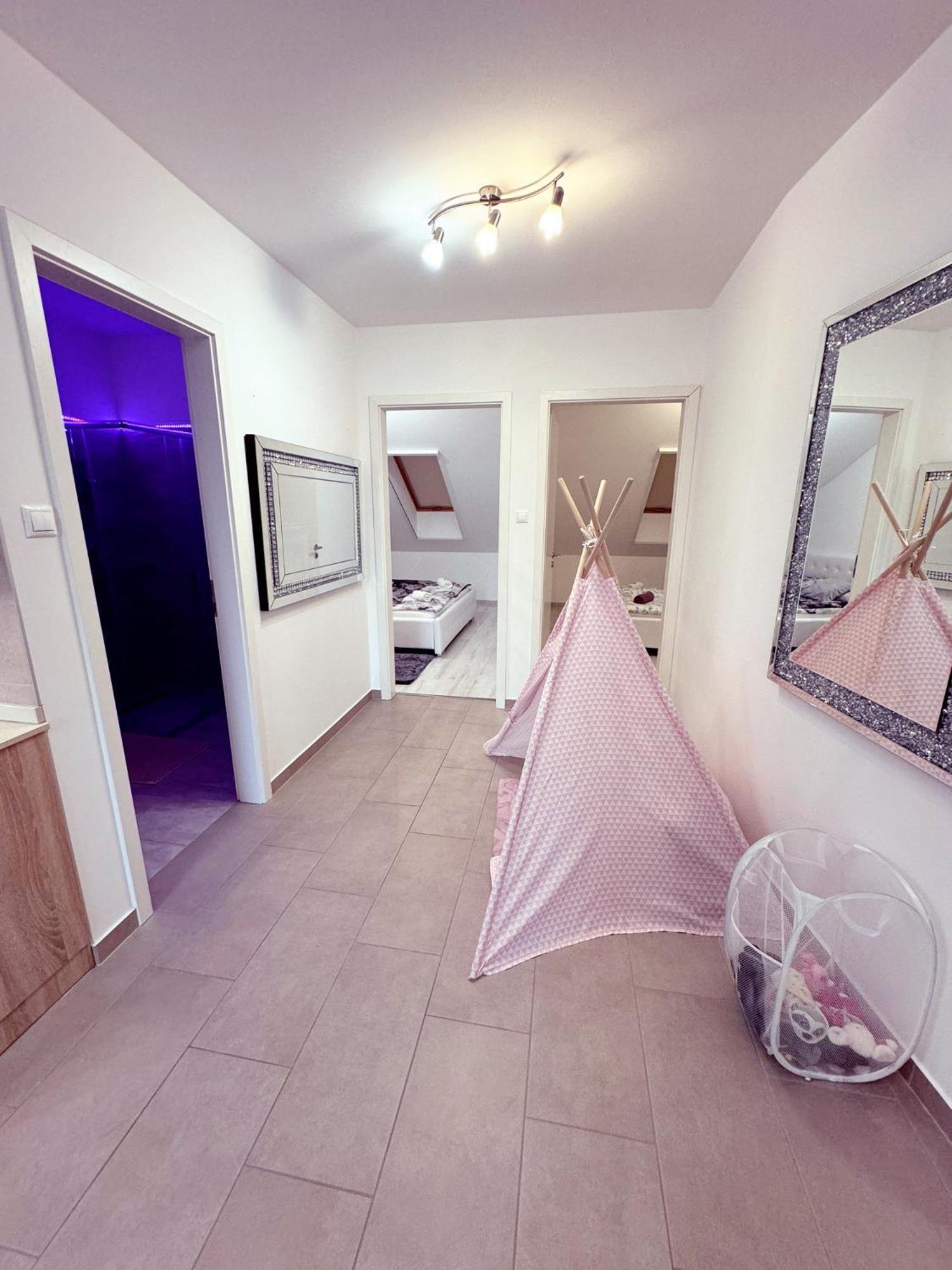 Exclusive Family Apartman Apartment Pecs Exterior photo