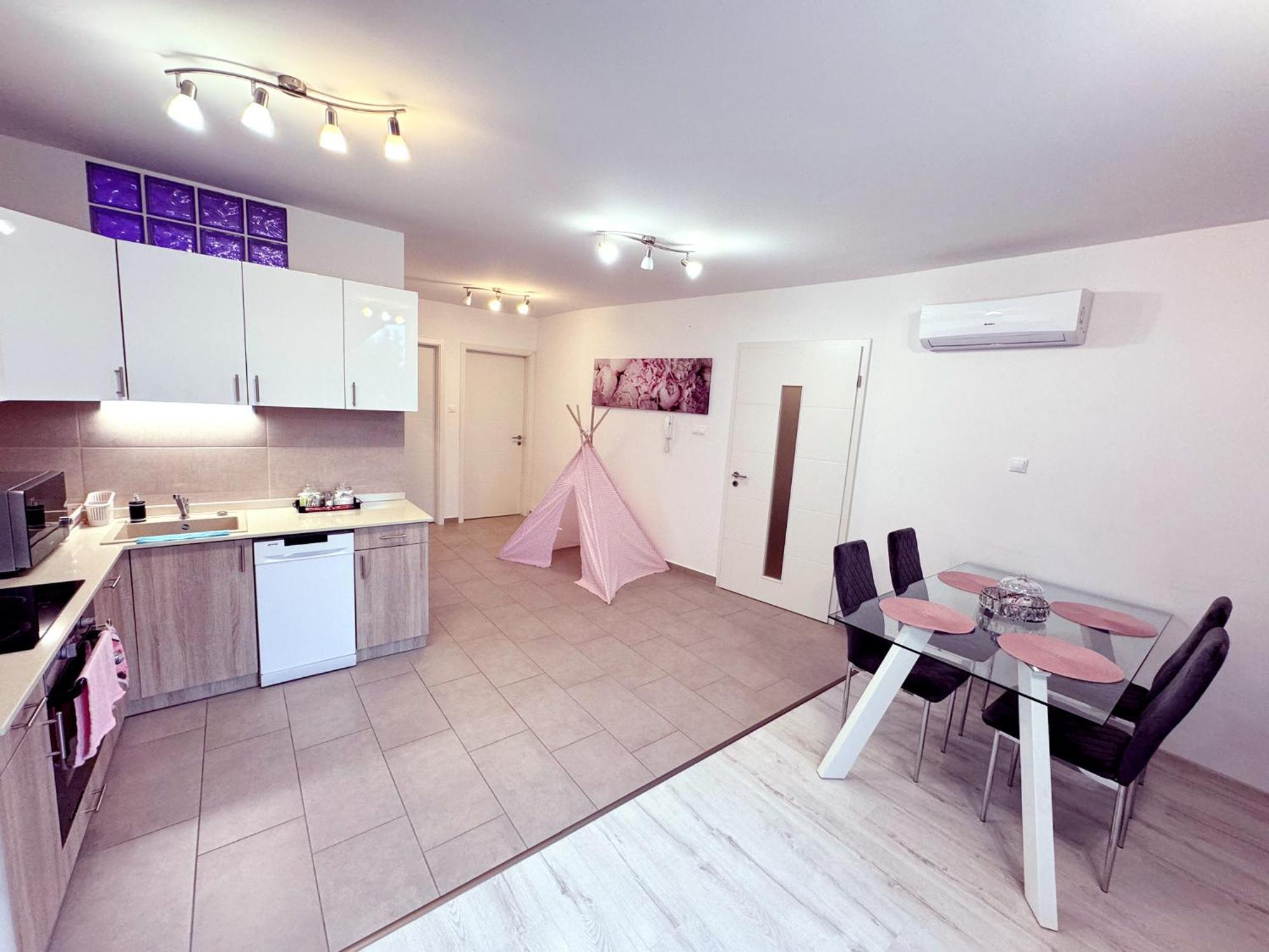 Exclusive Family Apartman Apartment Pecs Exterior photo
